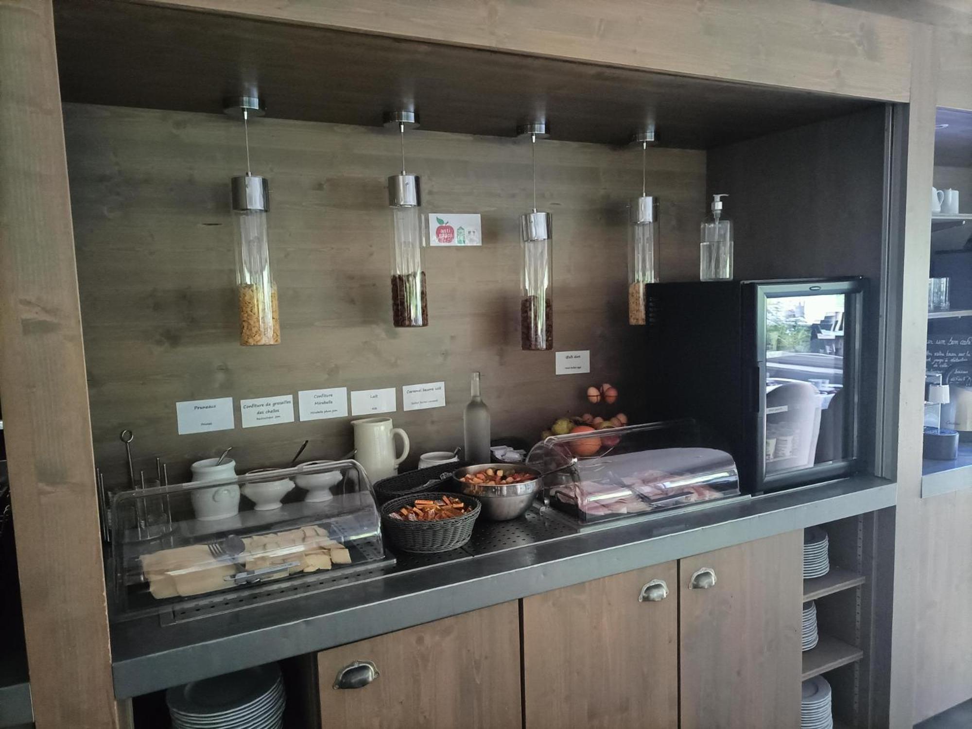 Logis La Residence Le Val-d'Ajol Exterior foto