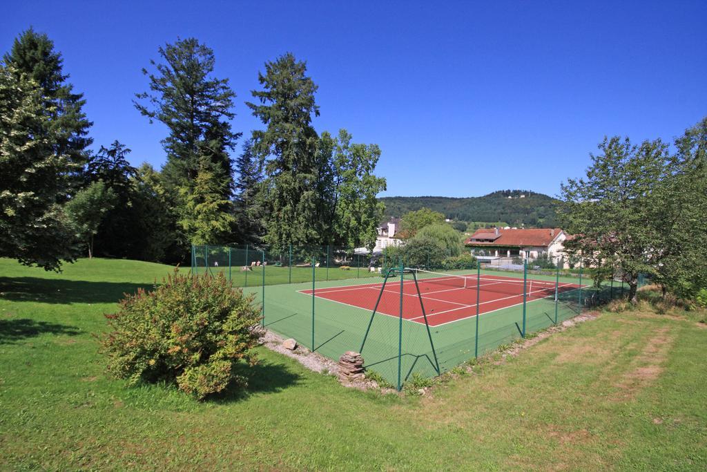 Logis La Residence Le Val-d'Ajol Exterior foto
