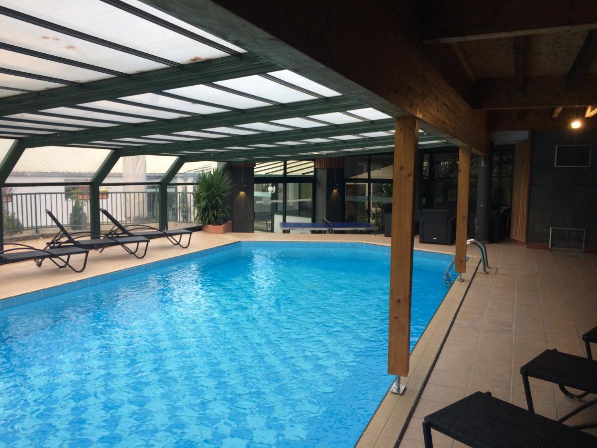 Logis La Residence Le Val-d'Ajol Exterior foto